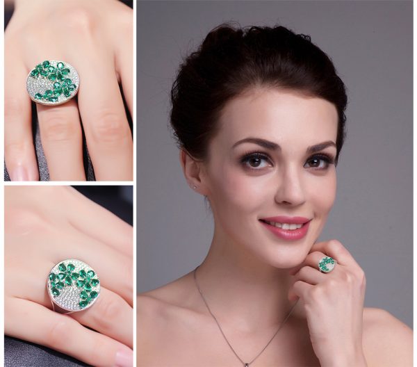 3.3ct Simulated Emerald Flowers Cocktail Ring 2